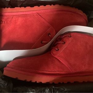 Brand new man ugg neumel boots . Size13 has never been worn .
